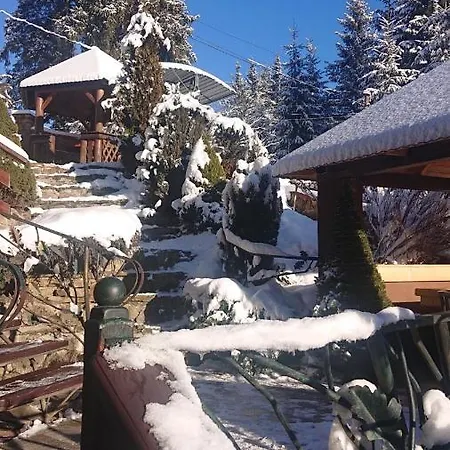 ホテル любе ヤブルニツァ