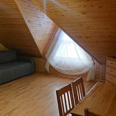 ホテル любе ヤブルニツァ