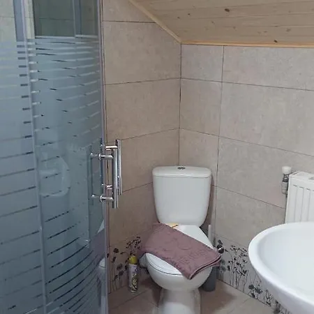 ホテル любе ヤブルニツァ