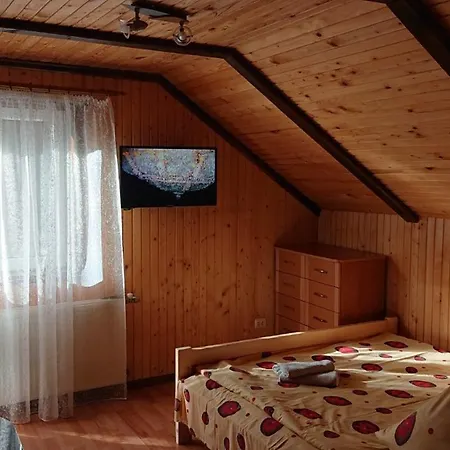 любе ホテル ヤブルニツァ