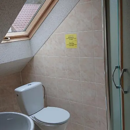 любе * ヤブルニツァ