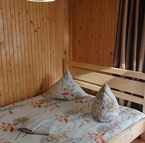 любе Otel *