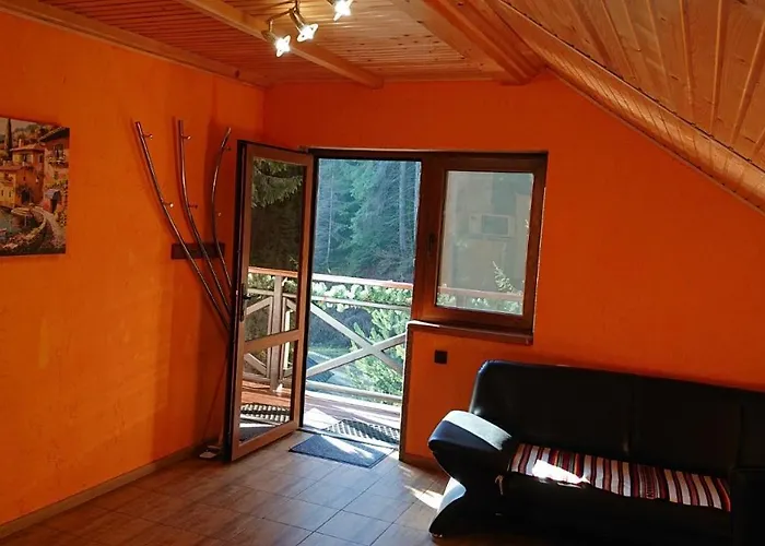 любе Otel *