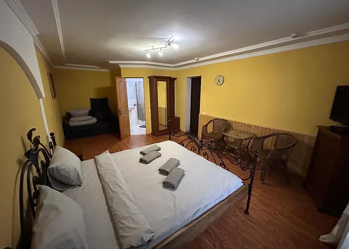 Otel любе Yablunytsia
