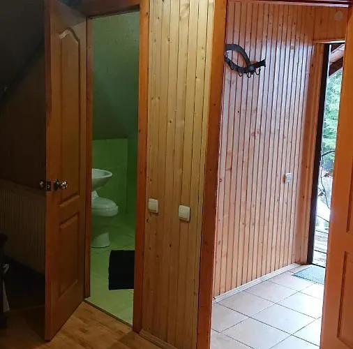 любе Otel Yablunytsia