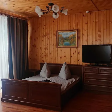 любе Otel Yablunytsia