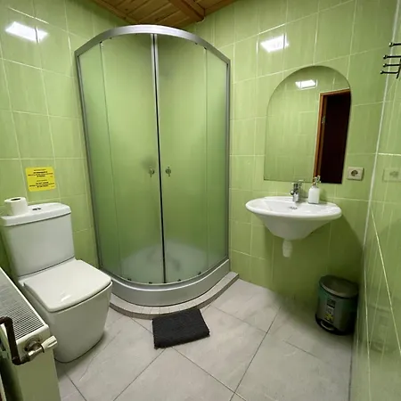любе Otel *